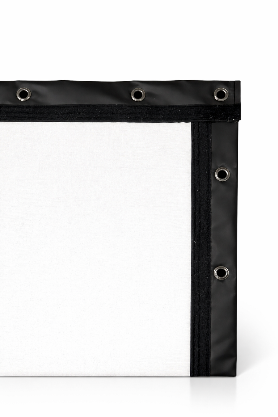 Trak18 Premium XL golf impact screen — grommet corner detail